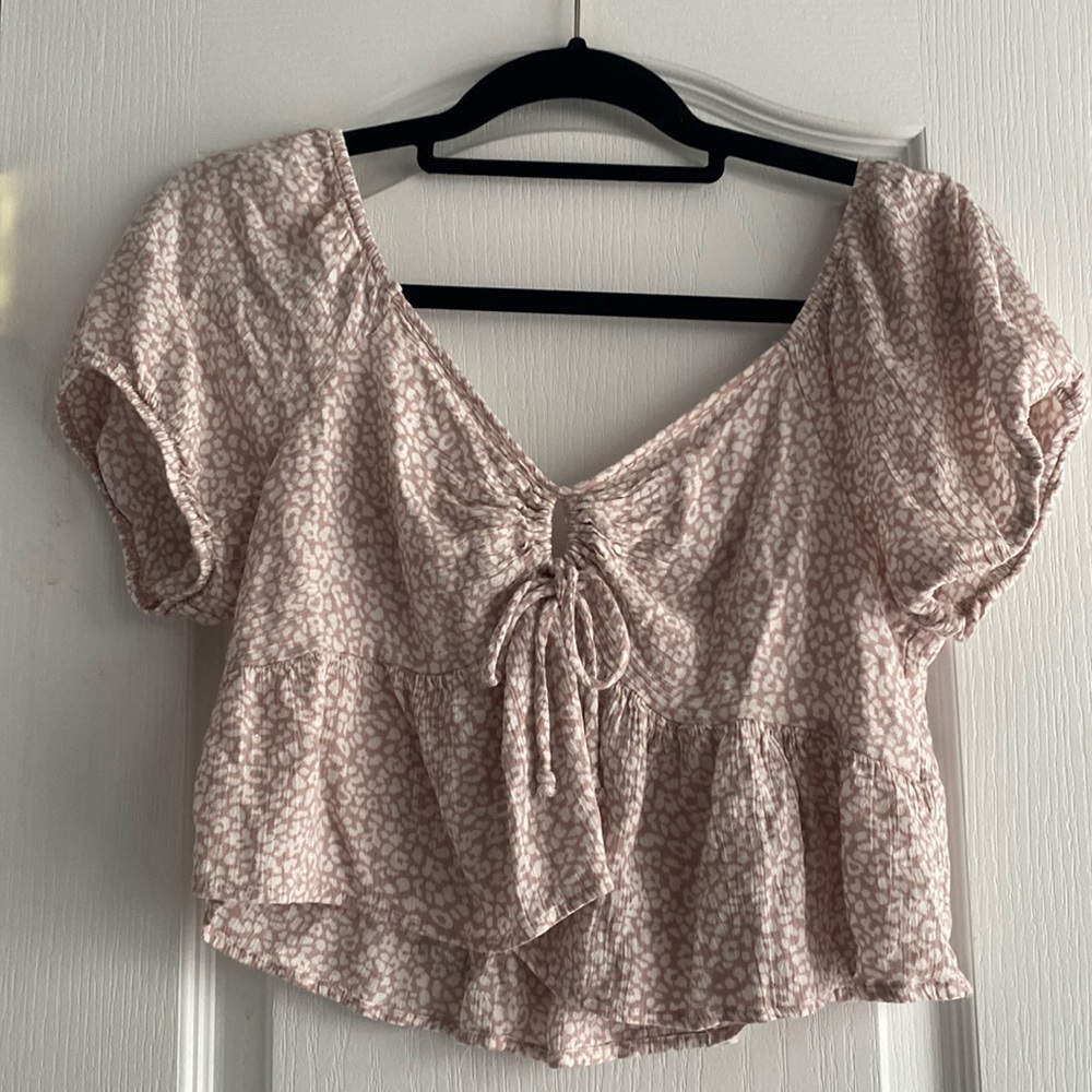 White and pink cheeta cropped blouse size Large